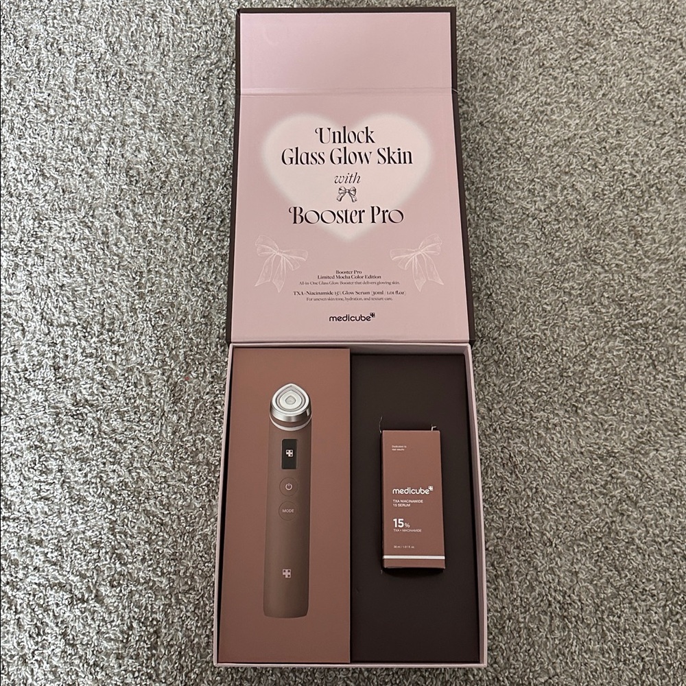 Medicube Booster Pro Holiday Edition Skincare Set - Picture 4 of 6